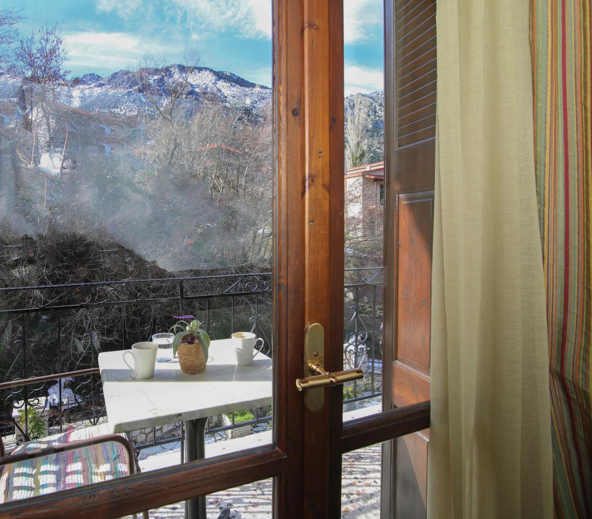 Guesthouse Alexandra Eptálofos Eksteriør bilde
